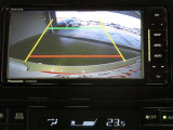 バックカメラが付いているので後方確認が非常にしやすいです。今や運転初心者も熟練者も必須装備!ついていて損はないですね♪