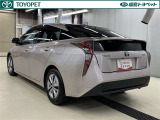 「中古車ハイブリッド保証」付き。ハイブリッド機構を無償で保証します。保証期間は、初度登録年月から10年目まで、またはロングラン保証が終わってから3年間。ただし累計走行距離が20万km以内です。