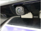 バックカメラが付いているので後方確認が非常にしやすいです。今や運転初心者も熟練者も必須装備!ついていて損はないですね♪