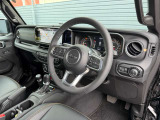見晴らしの良い運転席で、室内空間も広くなっております。