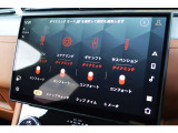 メーカーオプションのコンフィギュラブルダイナミクス搭載車で、エンジンやステアリングのレスポンスのほか、ギアボックスのシフトポイントなどを、ドライビングスタイルに合わせてカスタマイズが可能です。