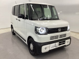180cm近い車高と、センターレイアウト燃料タンクの低床フロアで、軽自動車とは思えない車内空間を実現しています。