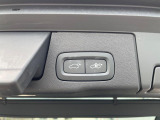 【パワーバックドア】スマートキーや運転席のボタンを押すだけでリアゲートが自動で開閉します!荷物を持っている時や、高い位置にあるバックドアを閉める際に便利な機能です。