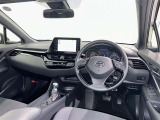 運転席まわりです。 各操作スイッチは使いやすい位置に配置されてます。