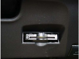 『1台』のお車に対して、3名体制で日々議論を重ね仕入れを行っております。