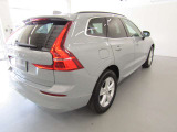 良質なスカンジナビアンデザインに全身を包まれたXC60には、控えめながら自信に満ちた、歴然とした美しさが備わっています。伝統のテールランプデザインは、変わらず安全へのこだわりが見てとれます。