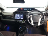 オシャレなインテリアで運転する気分も盛り上がりますよね^^