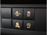 VSC(Vehicle Stability Control)付です。 横滑りを防止する装置です。 万が一の時に作動する、安全のための装置です。