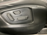 パワーシートを装備!体格や好みに応じたポジションをスムーズに調整できます。