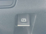 ★電動パーキングブレーキ★スイッチで作動・解除。「P」シフトで自動作動、「P」シフト以外にシフトで解除されるオート機能!