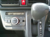 当社でご購入していただいた全ての車両はご納車前に、しっかり点検・整備してからのご納車になります。点検部位はエンジンオイル交換・ワイパーゴム・ブレーキ点検・調整・その他を確認の上ご納車致します。