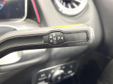 ●電動リアゲート:ワンタッチでリアゲートの開閉ができ、荷物などで両手が塞がっている状態でも簡単に開閉ができる便利機能です。