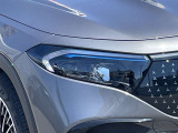 【フルLEDヘッドライト】ヘッドライトとリアコンビネーションランプのすべてにLEDが使用されています。長寿命・低消費電力、良好な視認性を確保します。