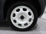 タイヤサイズは(165/60R15)でスチールホイールです。