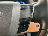 ハンドルから手を放さずに操作できるので安全運転に繋がりますね。