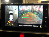 【パノラミックビューモニター】専用のカメラにより、上から見下ろしたような視点で360度クルマの周囲を確認することができます☆死角部分も確認しやすく、狭い場所での切り返しや駐車もスムーズに行えます。