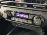 【オートエアコン】一度お好みの温度に設定すれば、車内の温度を検知し風量や温度を自動で調整。暑い&hellip;寒い&hellip;と何度もスイッチ操作をする必要はありません。快適な車内空間には必須の機能ですね♪