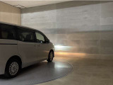 LEDヘッドランプです。十分な明るさを保ちつつも消費電力が少なく、バルブ寿命も長いのが特徴です。瞬時にMAXの光量を発揮するのもLEDならではです。