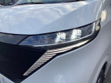 【LEDヘッドライト】LEDヘッドライトは消費電力が少ないので寿命が長いですよ!明るさも十分で、夜間走行の負担を和らげてくれます、オート点灯システムも付いております