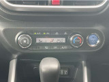 お好みの温度に設定すれば、車内の温度を検知し自動で調整してくれるオートエアコン!暑い、寒いと何度もスイッチを操作しなくても済みます☆☆