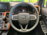 インテリアに合わせたデザインのステアリングは、運転される方のことも考え、運転しやすい形状、大きさです。是非一度、実際に触ってお確かめください。