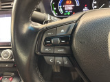 ステアリングにオーディオ操作スイッチが付いています。オーディオ画面に直接タッチしなくても操作が出来ますので、運転に集中できます。