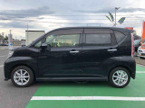 納車前にはプロのメカニックが点検、整備を行いますので安心してお乗り頂けます。
