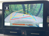 【バックカメラ】駐車時に後方がリアルタイム映像で確認できます。大型商業施設や立体駐車場での駐車時や、夜間のバック時に大活躍!運転スキルに関わらず、今や必須となった装備のひとつです!