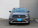 LEDマトリクスヘッドライト「IQ.LIGHT」を装備。フロントカメラで対向車や先行車を検知してLEDを個別で自在に点灯消灯の制御をし、最適な配光を可能にしたヘッドライトシステムでございます。