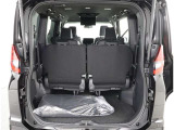 広々としたラゲージスペースを備えています。大きなものや長さのある荷物もしっかりと積み込めます。