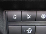 両側ハンズフリーオートスライドドア装備です!運転席のスイッチでの開閉やドアスイッチでの開閉は当たり前ですが、足の簡単な操作でスライドドアの開閉が出来ます!両手が塞がっているような時にとても便利です☆