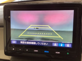 バックも安心のバックカメラ付いています。バックカメラがあると、いつでも安全にバックできますね。死角も減ります。