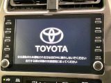 【純正8型ディスプレイオーディオ】視認性が高いディスプレイ付きオーディオを装備♪操作性も良好で直感的なソース選択が可能です。バックカメラを接続すれば後退時のカメラ画像もチェックでき便利!