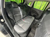 コンパクトカーですが、セカンドシートは十分な広さがあり快適にお乗りいただけます♪シートを倒して大きな荷物を積んだりと、用途の幅が広い1台です。