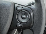 ◆アダプティブクルーズコントロール◆予め設定した車速内でクルマが自動的に加減速。前走車との適切な車間距離を維持しながら追従走行します。【LKAS】車線維持支援システムでステアリング操作を支援。