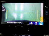 バックカメラの画像です。ガイドラインがスムースな車庫入れをサポートいたします。車庫入れの安心感がアップしますね。