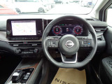 車の事分からなくても運転席に座ってみると何となく良い感じ!とかイマイチだな、とか感じます。だからこそ是非ご自身の目で手で体で実際に触れて頂きたいのです。