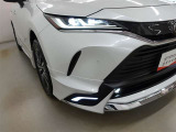 LEDヘッドライトです。デザイン性がよくとても明るいので、夜間の走行や悪天候でも安心です。しかも長寿命!