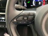 運転中、オーディオの操作をしてて、ハッとしたことはありませんか?ステアリングスイッチは、運転中でもハンドルでオーディオの操作が可能です。安全なドライブをサポートします。