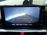 【バックモニター】・・・気になる後ろの見通しも、車庫入れに大活躍☆運転が困難な場所でも、しっかりサポート!心強い味方のモニターです♪
