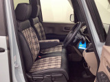 ★快適性と操作性を兼ね備えた運転席★長距離ドライブでも快適にお過ごしいただける、こだわりの空間です♪