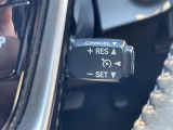 【 クルーズコントロール 】高速道路で便利な機能です!アクセルを離しても一定速度で走行ができる装備です!加速減速もスイッチ操作でOKです!
