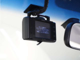 ◆ドライブレコーダー◆映像・音声などを記録する自動車用の装置です。 もしもの事故の際の記録はもちろん、旅行の際の思い出としてドライブの映像を楽しむことができます。