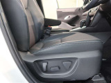 便利なパワーシートでラクラク♪ドライバーに合わせた最適なポジションで運転することが出来ます。