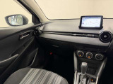 【展示車の状態】展示車は全て、マツダ車のエキスパートが、基本性能に関わる箇所を徹底的に点検。外装や室内に関しても、細部にいたるまで、しっかり清掃・洗浄を実施しています。