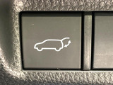 【パワーバックドア】スマートキーや運転席のボタンを押すだけでリアゲートが自動で開閉します!荷物を持っている時や、高い位置にあるバックドアを閉める際に便利な機能です♪