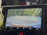【バックカメラ】駐車時に後方がリアルタイム映像で確認できます。大型商業施設や立体駐車場での駐車時や、夜間のバック時に大活躍!運転スキルに関わらず、今や必須となった装備のひとつです!