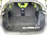 後席を格納すると、これだけの広さが!シーンに合わせたシートアレンジで、大きな荷物も積むことが出来ます♪