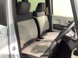 運転席、助手席☆ともに広々としており、ゆとりのある空間となっております♪