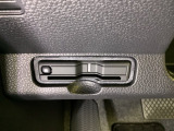 ハンドルの左下にETCがついています。高速道路の料金所の通過も楽々です。カードの取り出しもしやすい場所についています。
